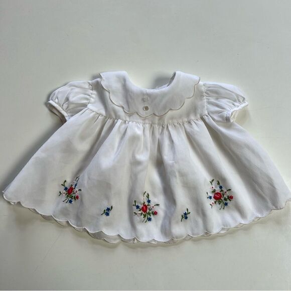 Lovely Vintage 1970s Handmade Floral Embroidered Scalloped Trim Peasant Blouse - Picture 3 of 7